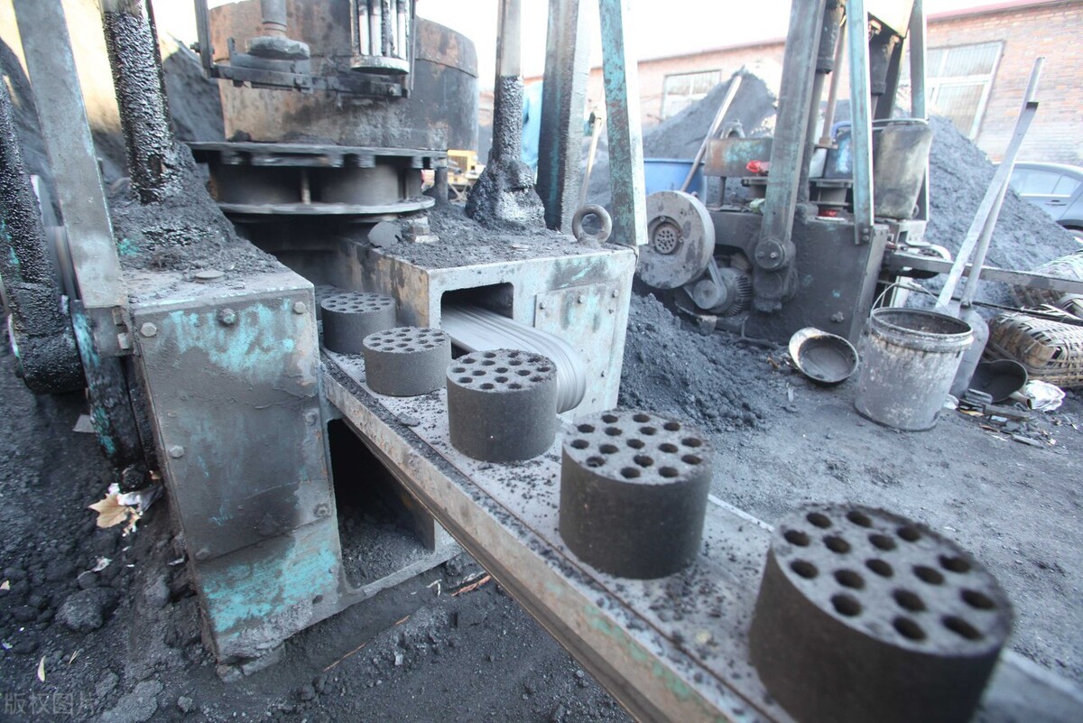 哈爾濱型煤,哈爾濱型煤批發(fā),哈爾濱潔凈型煤,長(zhǎng)春型煤,哈爾濱型煤廠家,哈爾濱清潔型煤,哈爾濱無(wú)煙煤,長(zhǎng)春型煤廠家